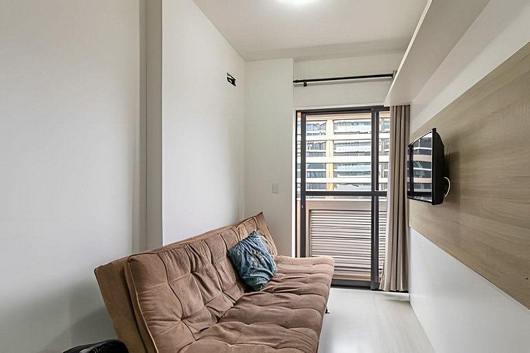 Stúdio em frente ao shopping Estação