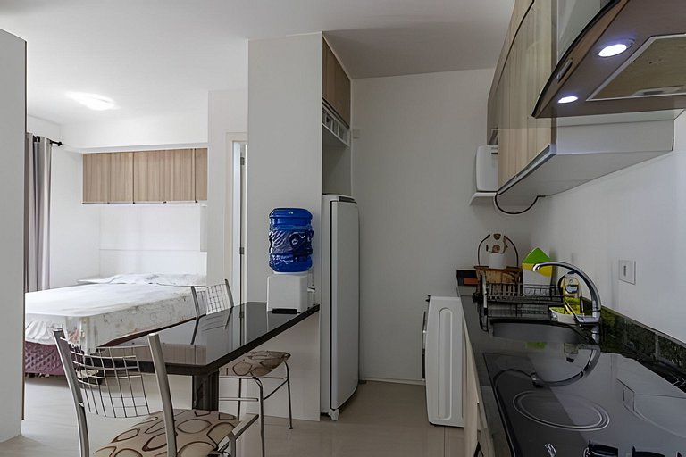 Stúdio em frente ao shopping Estação