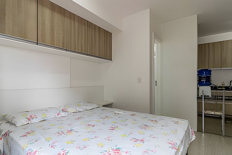 Stúdio em frente ao shopping Estação