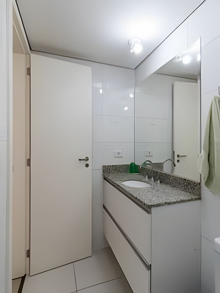 Stúdio em frente ao shopping Estação