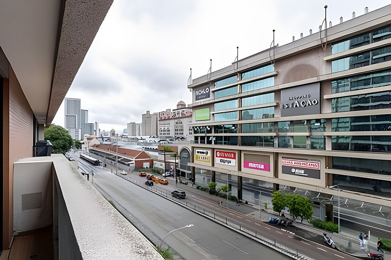 Stúdio em frente ao shopping Estação