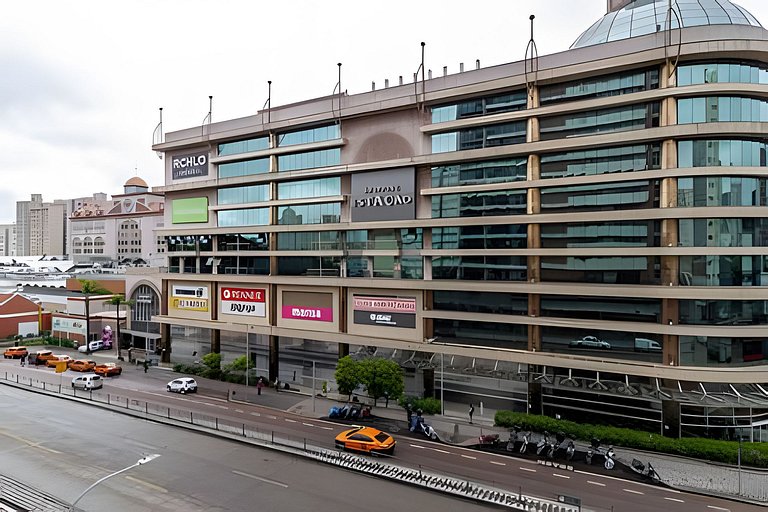 Stúdio em frente ao shopping Estação