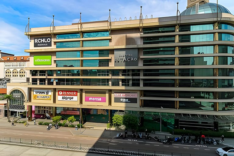 Stúdio 4 em frente ao shopping Estação
