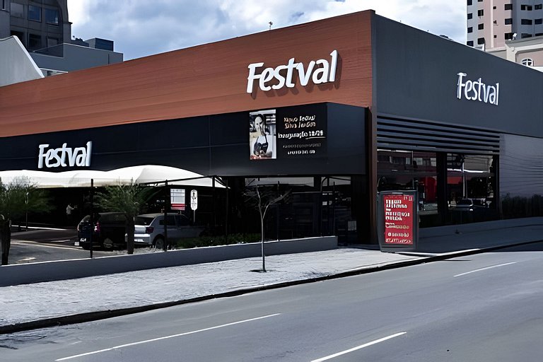 Stúdio 4 em frente ao shopping Estação