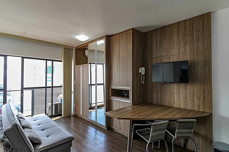 Stúdio 6 em frente ao shopping Estação