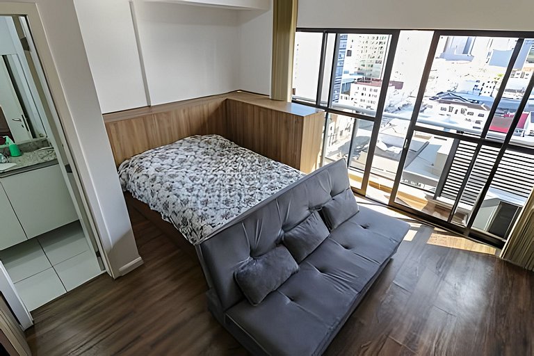 Stúdio 6 em frente ao shopping Estação