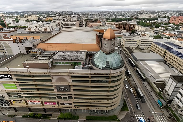 Stúdio 9 em frente ao shopping Estação