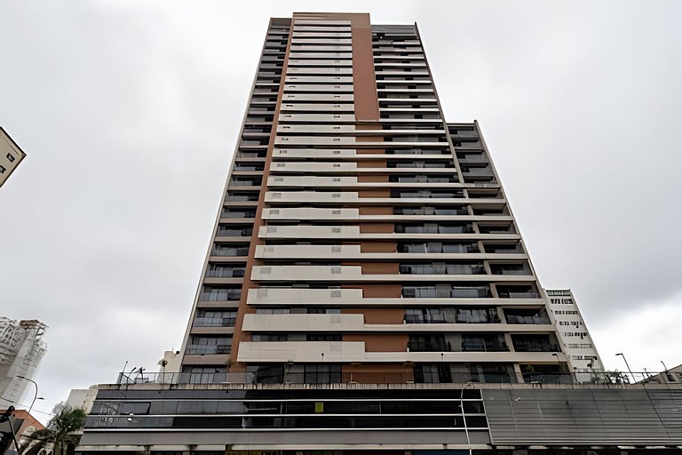 Stúdio 9 em frente ao shopping Estação