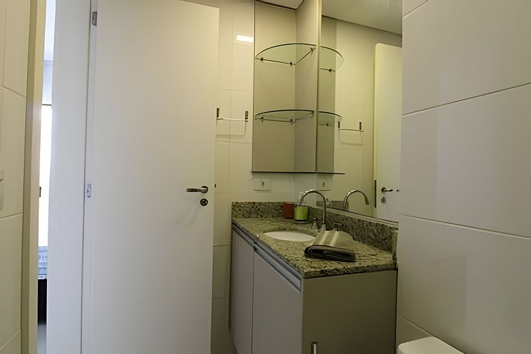 Stúdio 10 em frente ao shopping Estação