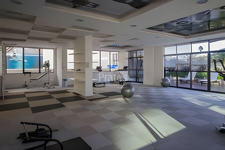 Stúdio 10 em frente ao shopping Estação