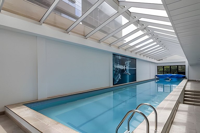 Stúdio 2 em frente ao shopping Estação